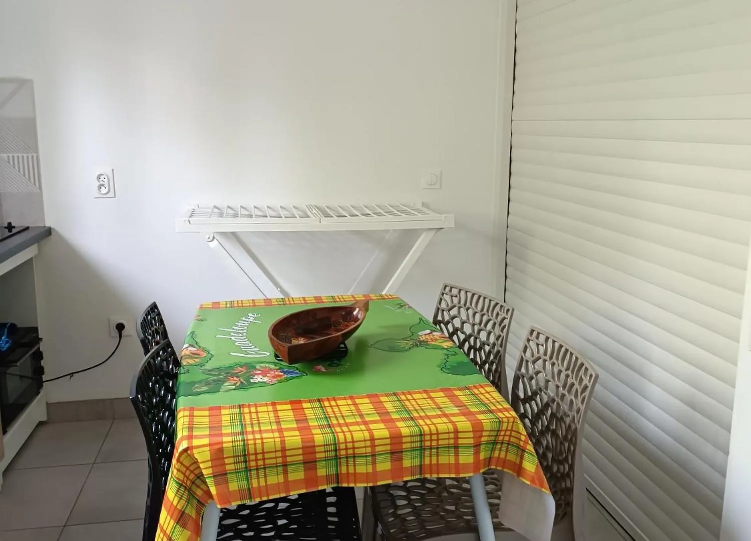 Kaz A Klemence Gite Creole Avec Piscine Et Table Dhotes A Anse Bertrand بيت للعطل