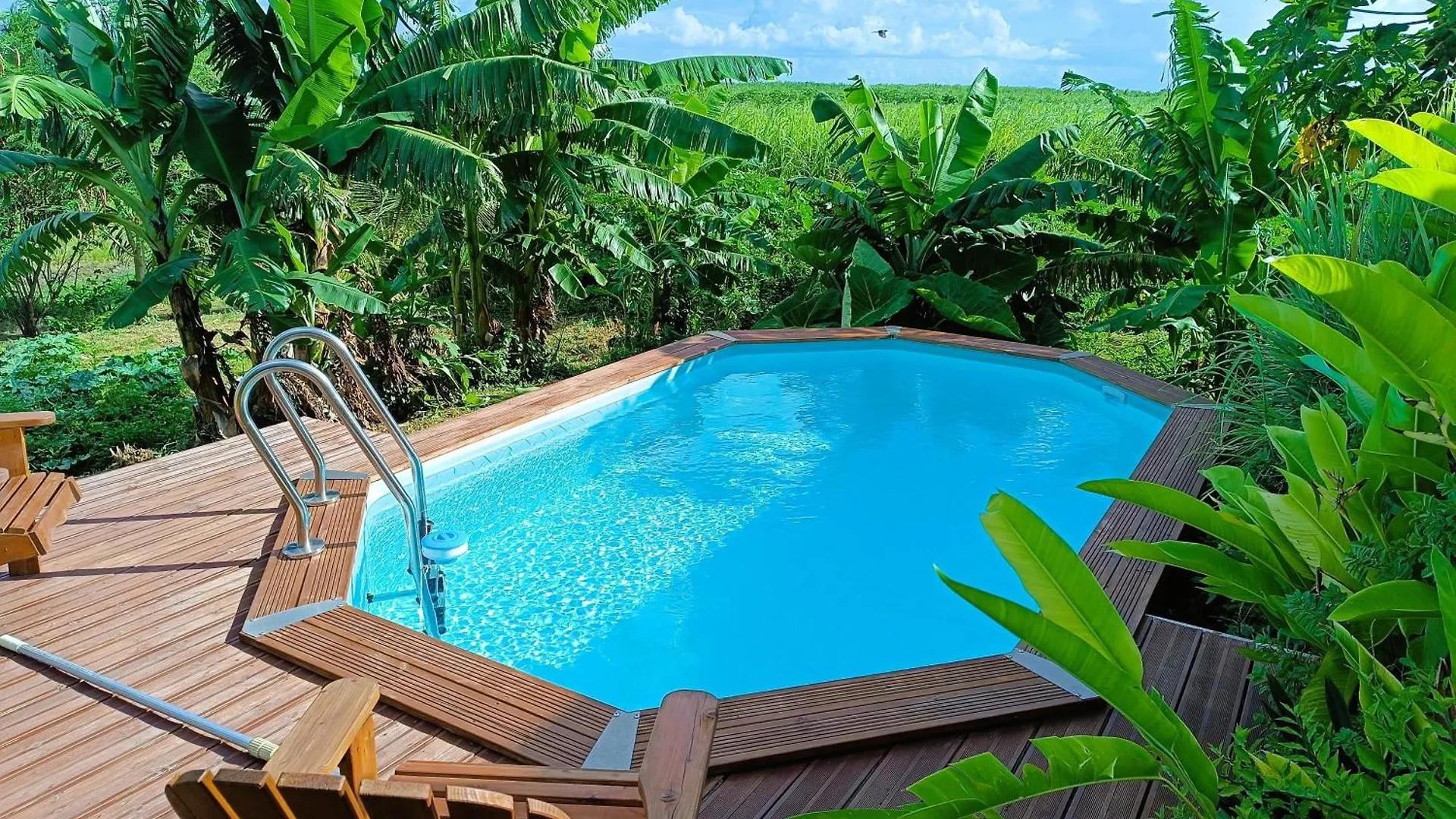 Kaz A Klemence Gite Creole Avec Piscine Et Table Dhotes A Anse Bertrand Anse-Bertrand
