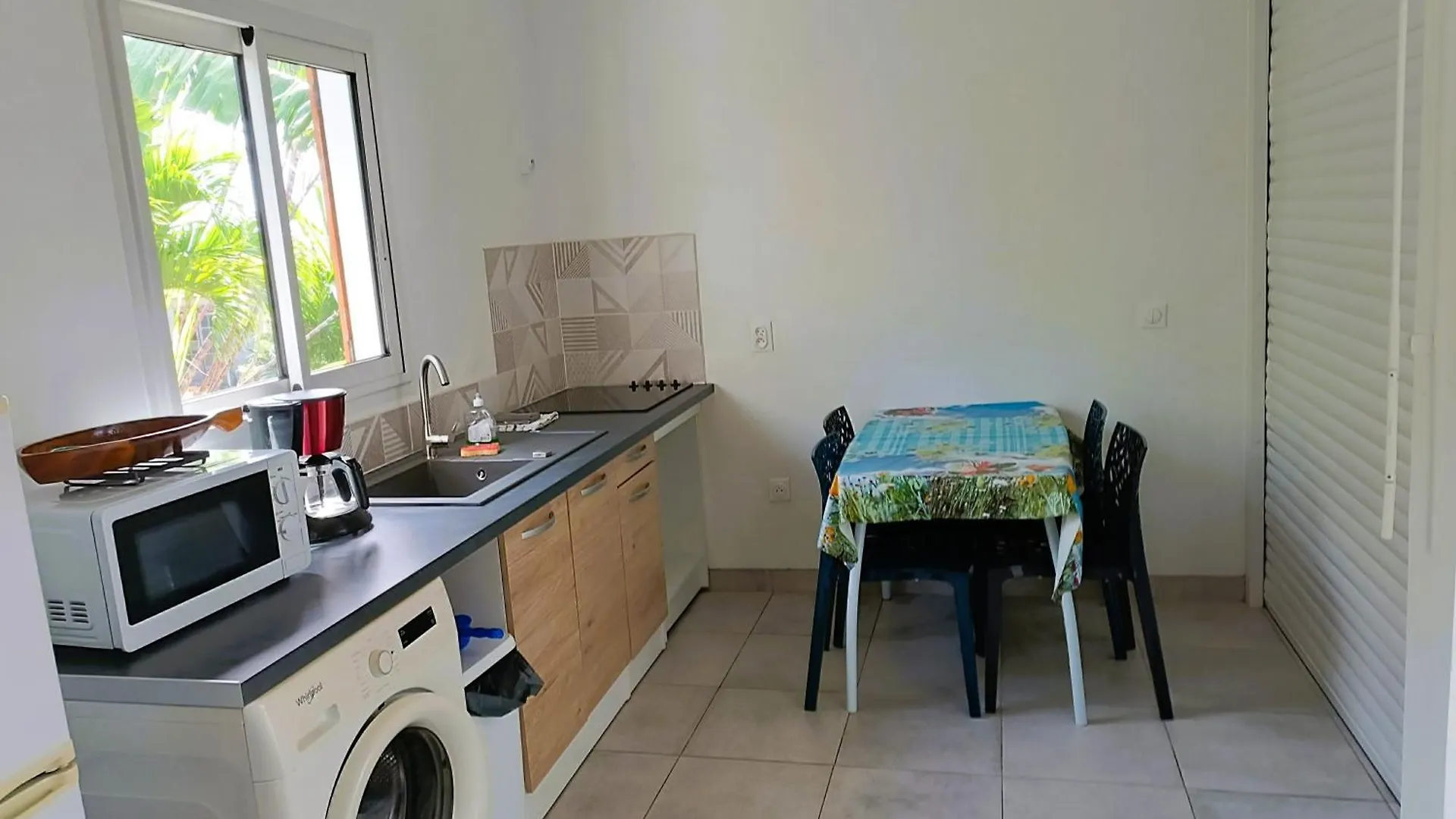 Kaz A Klemence Gite Creole Avec Piscine Et Table Dhotes A Anse Bertrand بيت للعطل Anse-Bertrand